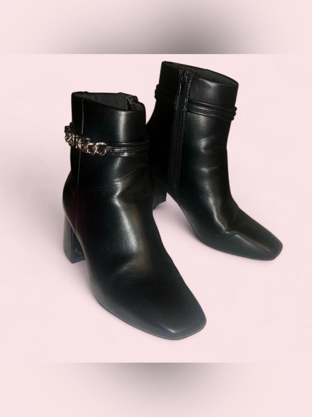 Y2K Glam Black Leather Burudani Ankle Boots with Silver Chain Size Women’s 7M
